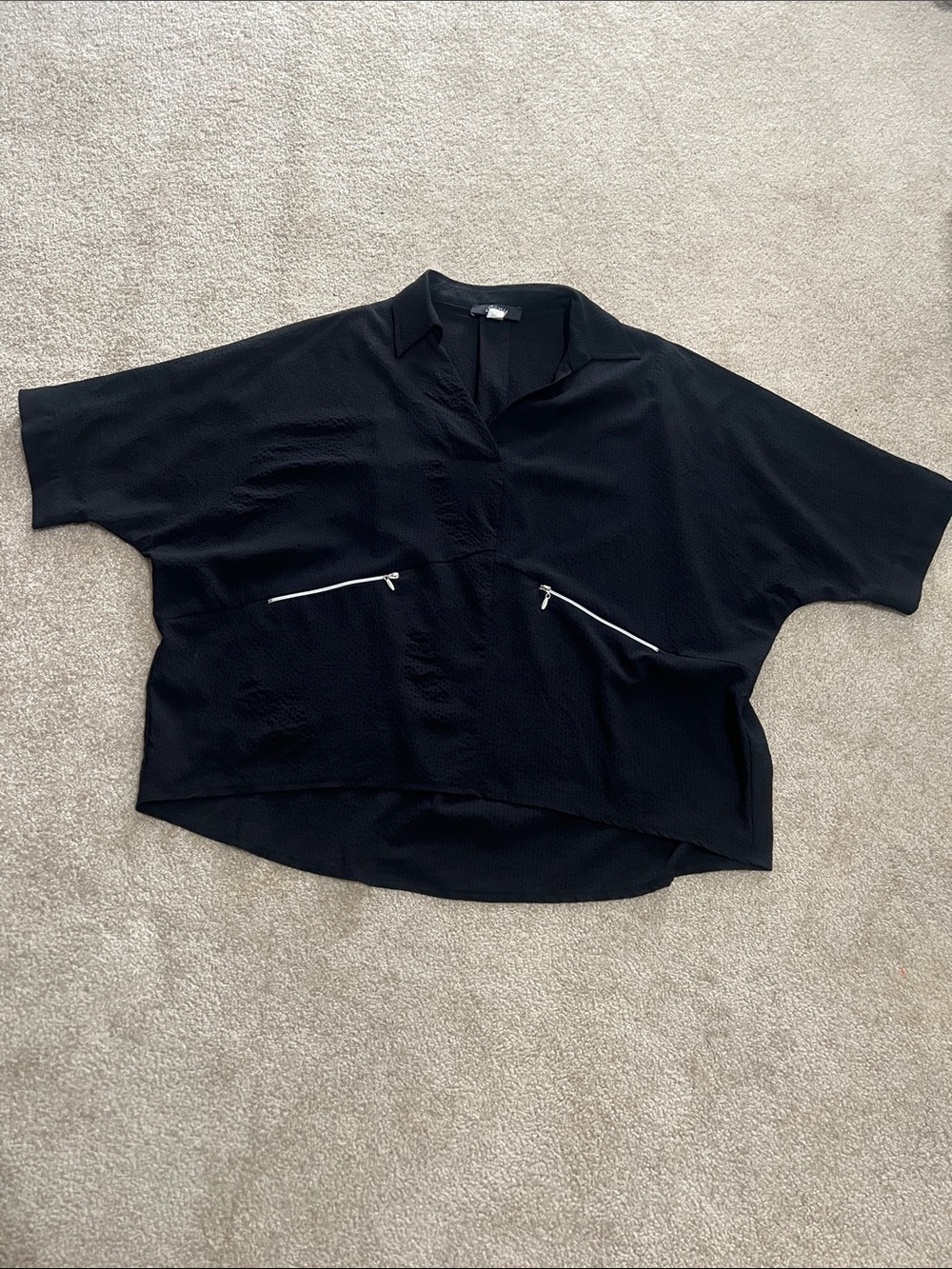 Black Relaxed Short-Sleeve Tunic with Front Zip Pockets